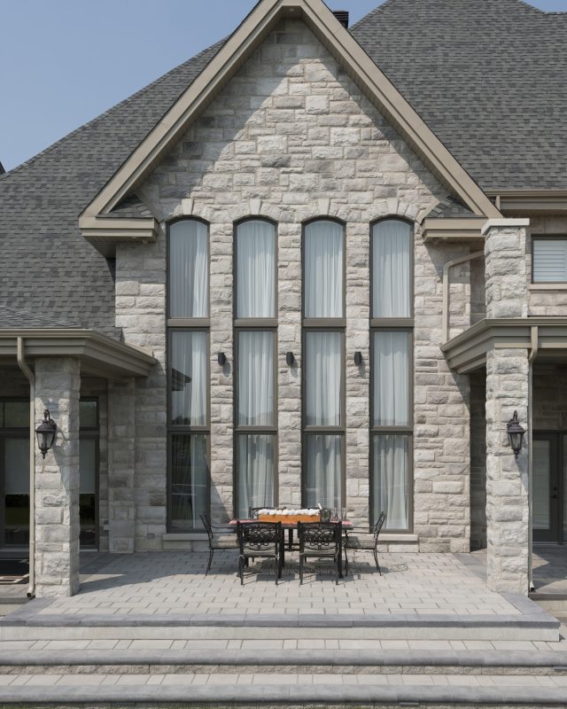 Aménagement paysager et pavé uni à Boisbriand.